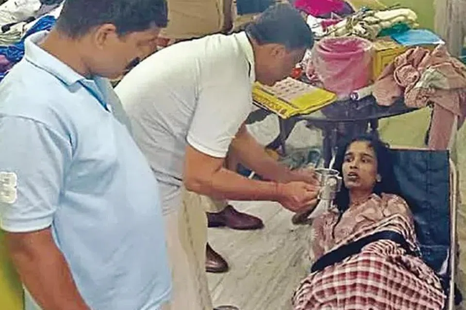 மனநலம் பாதிக்கப்பட்ட பெண்ணுக்கு முதலுதவி சிகிச்சை அளிக்கப்பட்டது.