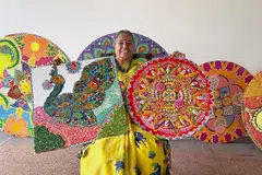 கிட்டத்தட்ட 60 ஆண்டுகளுக்கும் மேலான அனுபவத்தைக் கொண்ட திருவாட்டி விஜயலட்சுமி மோகன், 30,000க்கும் மேற்பட்ட ரங்கோலிகளை இதுவரை உருவாக்கியுள்ளார். 