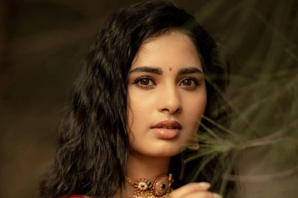 விலகிய சிருஷ்டி டாங்கே