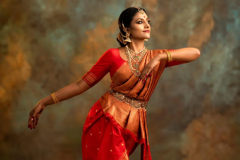 தற்போது பலருக்கு ஆசிரியராக இருந்தாலும், தாமும் தொடர்ந்து ஒரு மாணவராக இருந்து தம் கலைத்திறனை மேம்படுத்திக்கொள்கிறார் நடனமணி மீரா. 