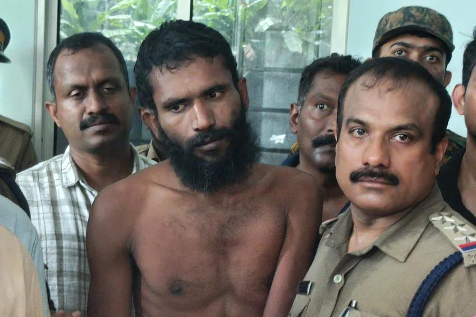 கடும் பாதுகாப்பான சிறையிலிருந்து கோவிந்தசாமி தப்பியது பல்வேறு கேள்விகளை எழுப்பியிருக்கிறது.