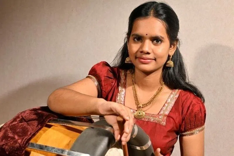 தமிழ் சினிமாவில் தவில் வாசிக்கப்போகும் இளம்பெண்