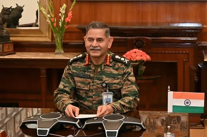 பாகிஸ்தானுக்குப் பாடம் நடத்த தயார்; பேச்சுவார்த்தையும் பயங்கரவாதமும் ஒரே பாதையில் பயணம் செய்ய முடியாது: இந்தியா