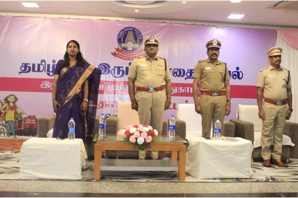 ரயிலில் பெண் பயணிகளுக்கான பாதுகாப்புக் குழுவின் கலந்தாய்வுக் கூட்டம் சென்னை வேப்பேரியில் நடைபெற்றது. 