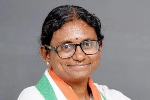 மீனாட்சி நடராஜன்.