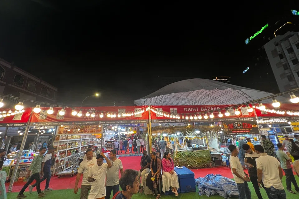 பிர்ச் சாலையில் அமைந்துள்ள தீபாவளிச் சந்தை.