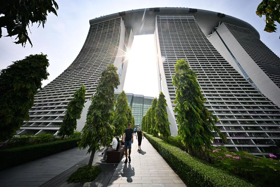 $12 பில்லியன் கடன் பெற்ற
மரினா பே சேண்ட்ஸ்