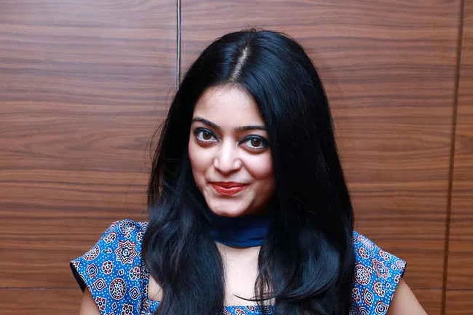 ஜனனி.