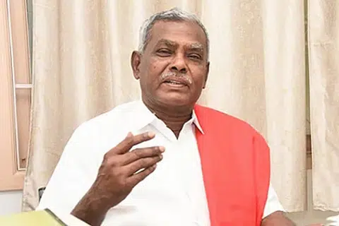 தமிழக மார்க்சிஸ்ட் கம்யூனிஸ்ட் கட்சியின் செயலாளர் பெ.சண்முகம்.