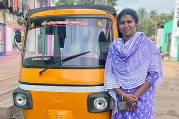 ஆட்டோ ஓட்டுநரான சங்கீதா.