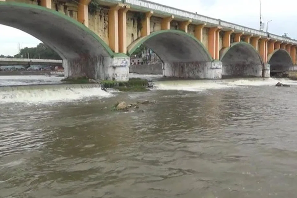 வைகை அணையில் மேலும் ஓரிரு நாள்களுக்கு வெள்ளப்பெருக்கு காணப்படும் எனக் கூறப்படுகிறது.