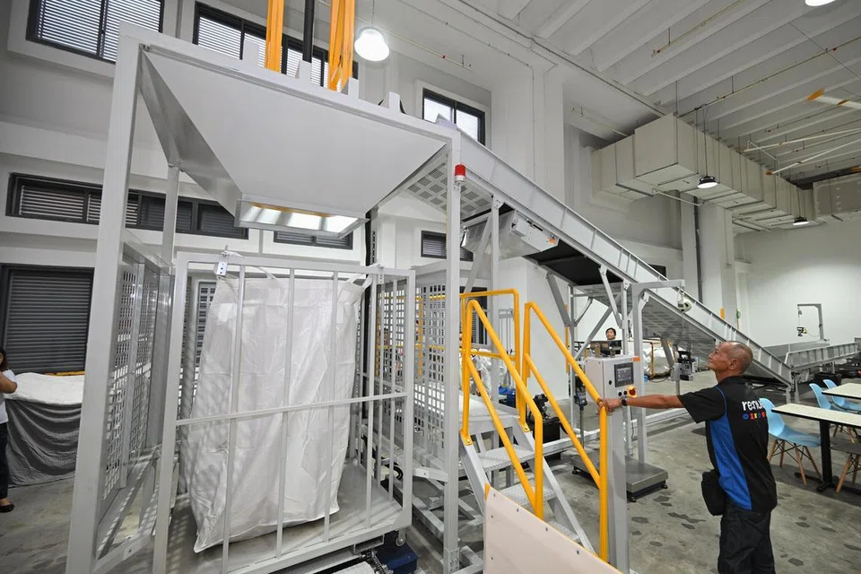 4a0f7c40-bf9a-4d83-af58-e16f6507d253