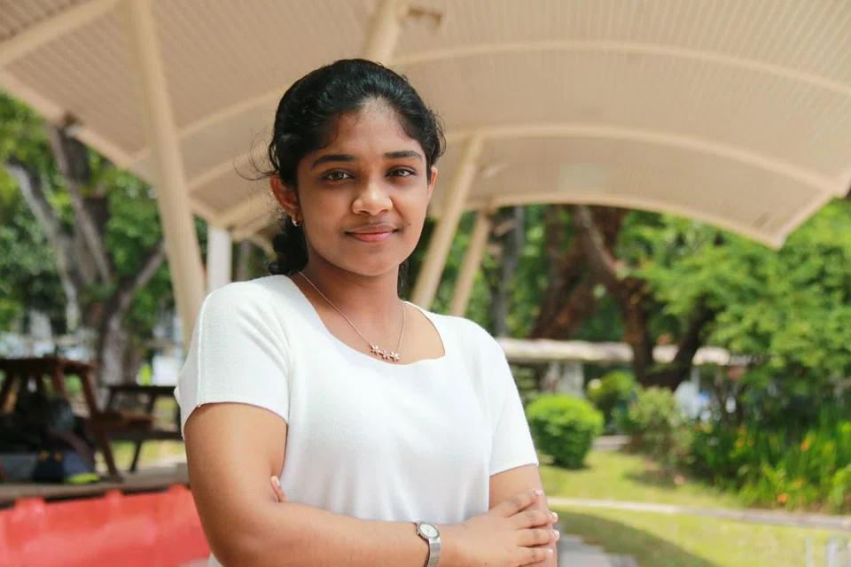 ‘ஸ்டெம்’ எனப்படும் அறிவியல், தொழில்நுட்பம், பொறியியல், கணிதத் துறைகளில் சிறந்து விளங்கும் மாணவி நிக்கித்தா சரவணன்.