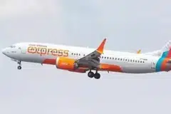 ‘போயிங் 737’ ரகத்தைச் சேர்ந்த ‘IX 415’ என்ற விமானம், வானில் சுமார் 36,000 அடி உயரத்தில் பறந்து கொண்டிருந்தபோது, அதன் முதல் ‘இன்ஜினி’ல் எண்ணெய் அளவு அதிவேகமாகக் குறைவதை விமானிகள் கவனித்தனர்.