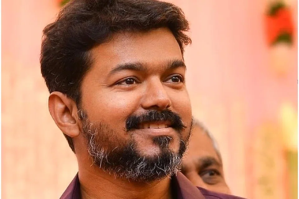 2026 தமிழகச் சட்டமன்றத் தேர்தலில் தமது கட்சி போட்டியிடும் என்று அறிவித்துள்ளார் விஜய்.