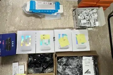 2,500க்கும் மேற்பட்ட சட்டவிரோத ஒளிபரப்புக் கருவிகள் பறிமுதல் செய்யப்பட்டன.
பறிமுதல் செய்யப்பட்ட கருவிகளின் மதிப்பு ஏறத்தாழ $500,000.