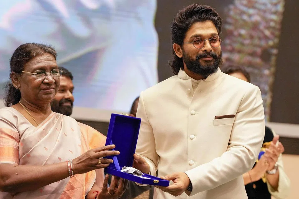 விருது பெறும் அல்லு அர்ஜுன்.