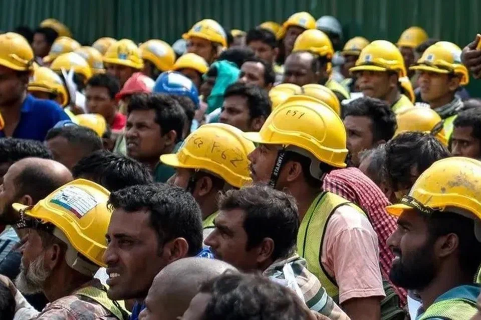 இருநாடுகளுக்கு இடையே எந்த வழிகாட்டுதல்களும் இல்லாவிட்டாலும், 133,000க்கும் அதிகமான இந்திய ஊழியர்கள் இன்னும் மலேசியாவில் பணியாற்றுகின்றனர் என்று மனிதவள அமைச்சர் ஸ்டீவன் சிம் கூறினார். 