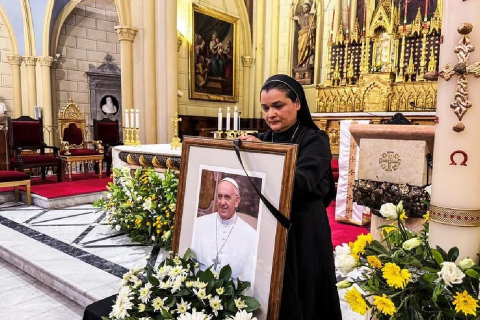 ஜெருசலத்தில் உள்ள தேவாலயத்தில் போப் ஃபிரான்சிசுக்கு மரியாதை செலுத்தப்பட்டது.