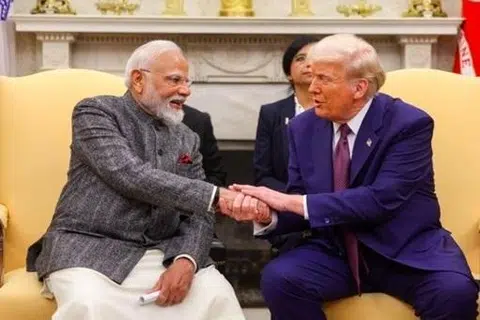 தாம் இந்தியப் பிரதமர் நரேந்திர மோடியின் தீவிர ரசிகர் என்று அமெரிக்க அதிபர் டோனல்ட் டிரம்ப் தெரிவித்துள்ளார்.