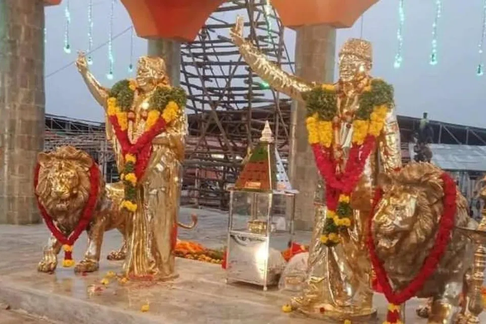 எம்ஜிஆர், ஜெயலலிதா கோவில்.