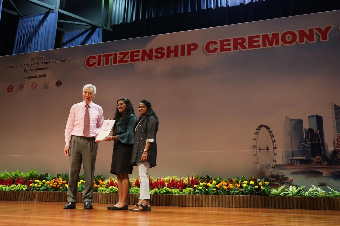 புதிய குடிமக்கள், சிங்கப்பூரர்கள் ஒன்றுபட்டு வாழ மூத்த அமைச்சர் லீ அழைப்பு