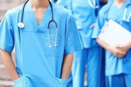 மருத்துவக் கனவு: உக்ரேன் வேண்டாம்; ஜார்ஜியா பறக்கும் இந்திய மாணவர்கள்