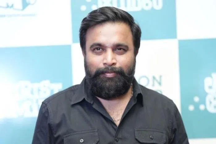 காவல்துறை அதிகாரியாக நடிக்கும் சசிகுமார்