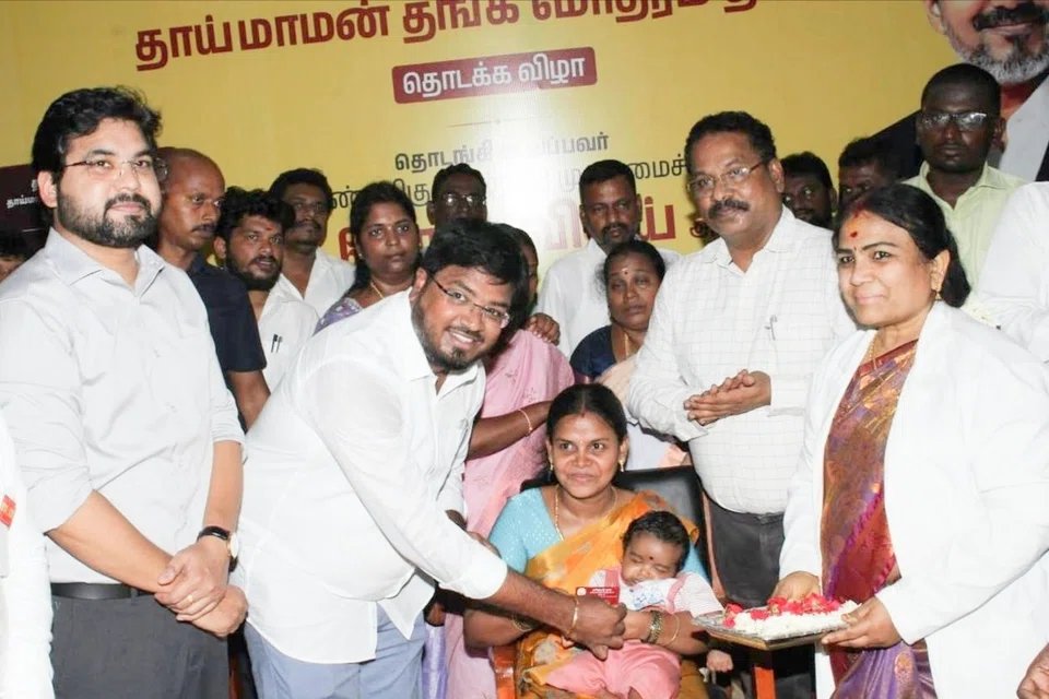 தென்காசி அரசு மாவட்டத் தலைமை மருத்துவமனைக் கலையரங்கத்தில் ‘தாய்மாமன் தங்க மோதிரம்’ திட்டத்தின் தொடக்க நிகழ்ச்சி நடைபெற்றது.