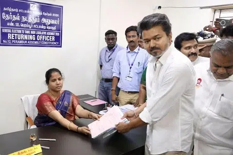 வேட்புமனு தாக்கல் செய்த தவெக தலைவர் விஜய்.
