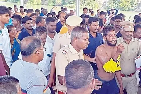 பிடிபட்ட இலங்கைக் கடற்கொள்ளையர் அயந்தன்.