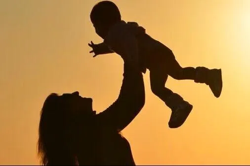 அன்பின் சிகரமான அன்னையரைப் போற்றுவோம்