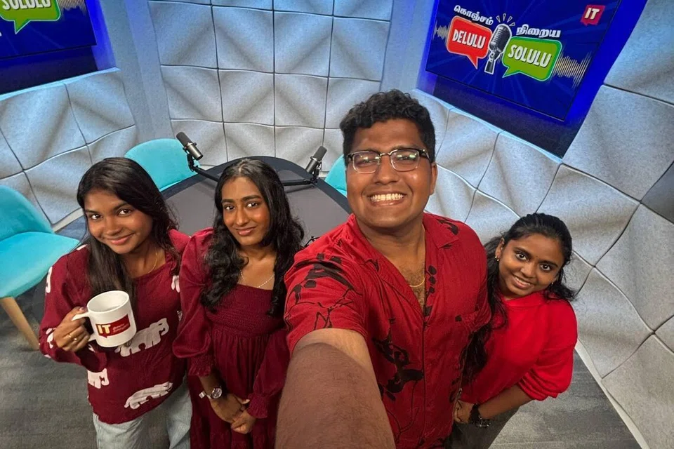 சிங்கப்பூரின் 61வது தேசிய தினத்தை முன்னிட்டு ஜூலை 8ல் நடத்தப்பட்ட ‘இளைய தலைமுறை’ தள வலையொளிக் கலந்துரையாடலில் தொண்டூழியம் ஆற்றும் இளையர்கள் பங்கேற்றனர்.