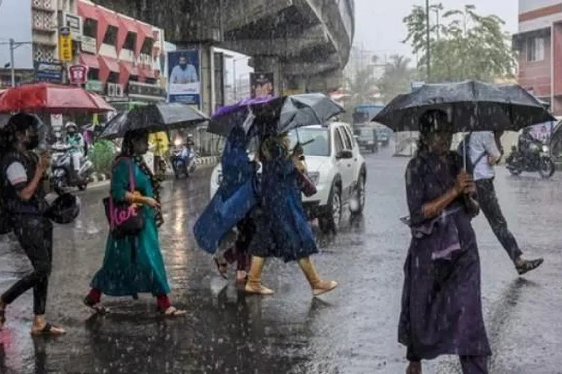 கேரளா, கர்நாடகாவில் கனத்த மழைக்கான சிவப்பு எச்சரிக்கை