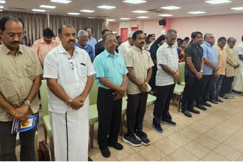கூட்டம் தொடங்குவதற்குமுன் திரு போப் ராஜூவுக்கு மௌன அஞ்சலி செலுத்தப்படட்டது.