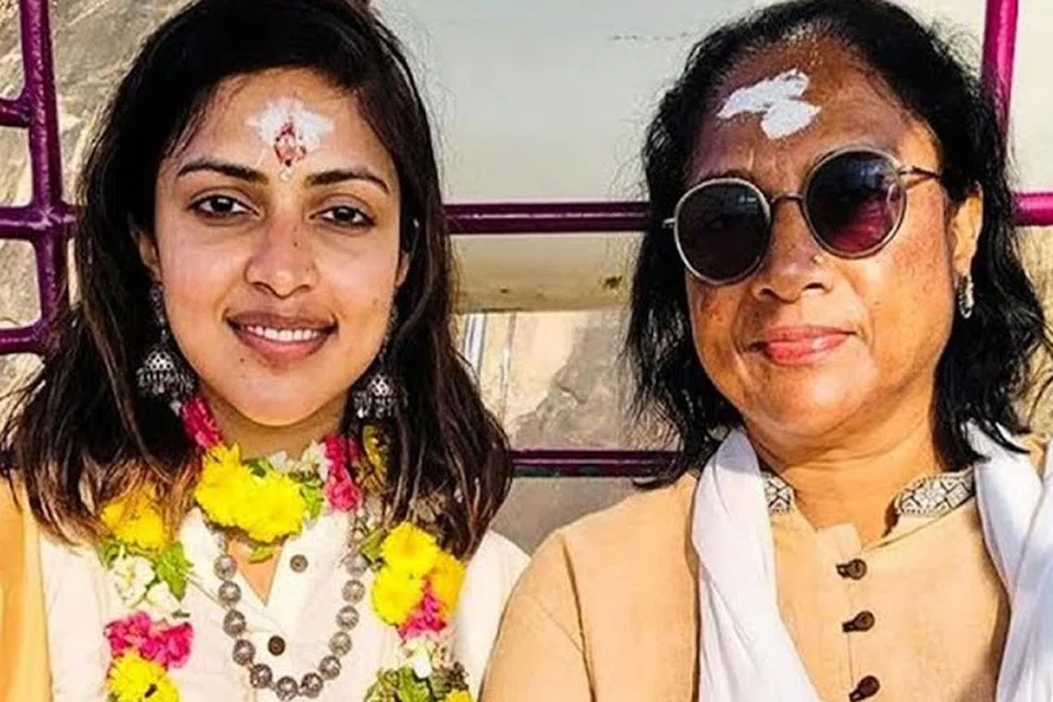 நடிகை அமலா பால்.