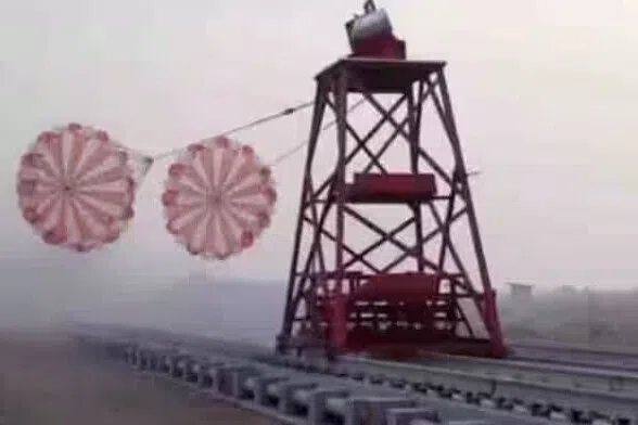 மனித விண்வெளிப் பயணம்: இஸ்ரோவின் ‘பாராசூட்’ வான்குடை சோதனை வெற்றி