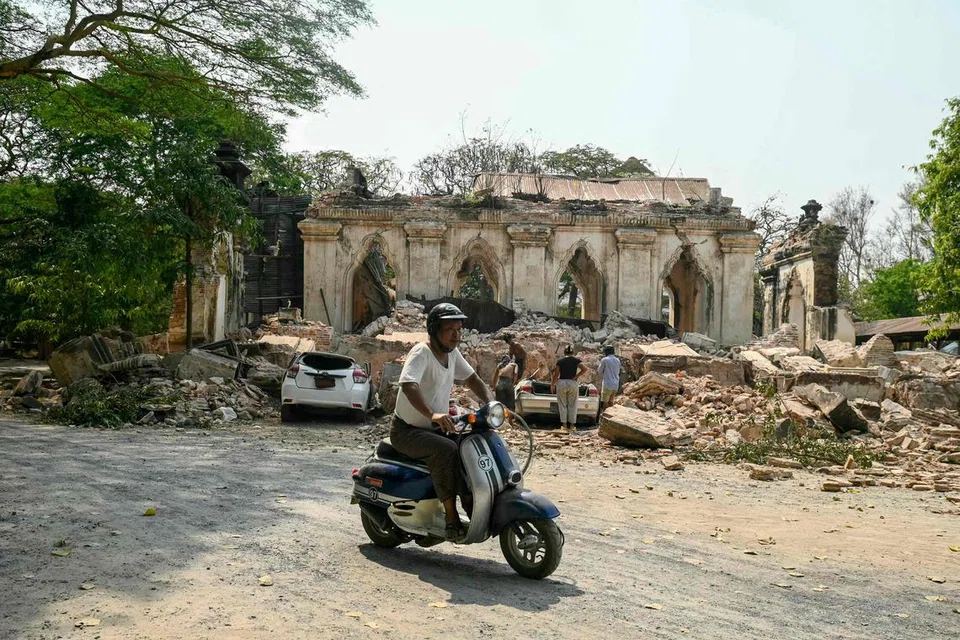 நிலநடுக்கத்தால் மியன்மாரின் மண்டலே நகரம் கடுமையாகப் பாதிக்கப்பட்டுள்ளது.