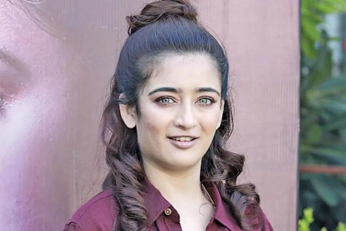 என் பெயரை வைத்து மோசடி: அக்‌ஷரா ஹாசன்