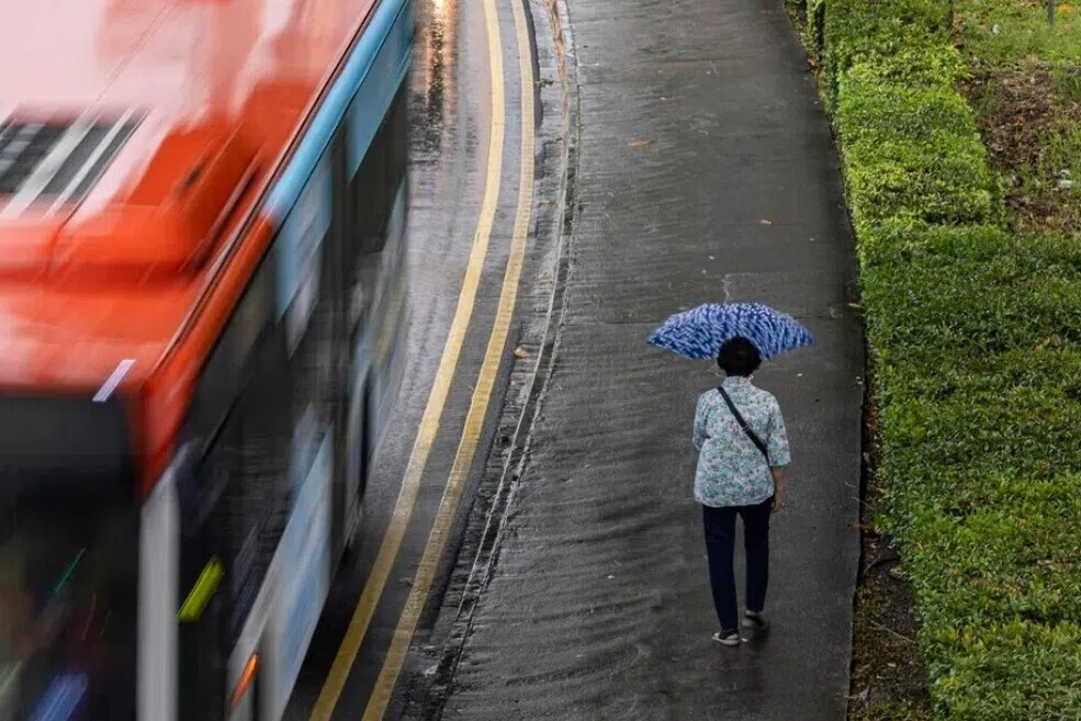 சாலைகளில் வெள்ளம்: சில பகுதிகளைத் தவிர்க்க பியூபி வேண்டுகோள்