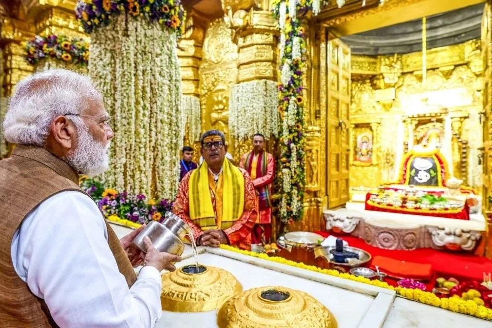 கோயிலின் 75வது ஆண்டு நிறைவின்போது நடைபெற்ற குடமுழுக்கு விழாவில் இந்தியப் பிரதமர் நரேந்திர மோடி பங்கேற்று உரையாற்றினார்.