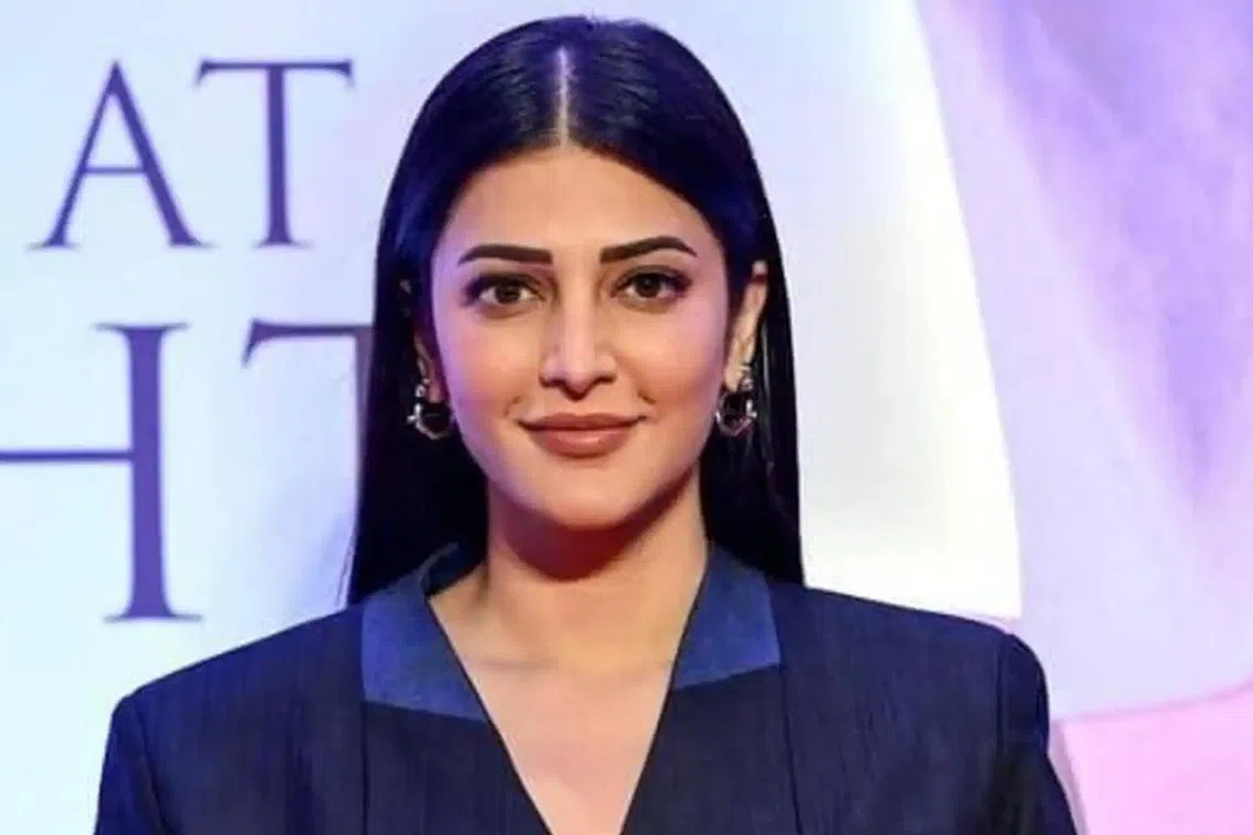 கைப்பேசியை அதிகம் பயன்படுத்துகிறேன்: ஷ்ருதிஹாசன்