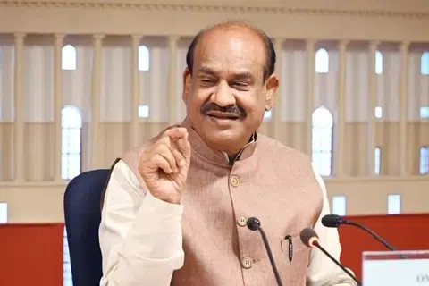 இந்திய நாடாளுமன்ற மக்களவை நாயகர் ஓம் பிர்லா.