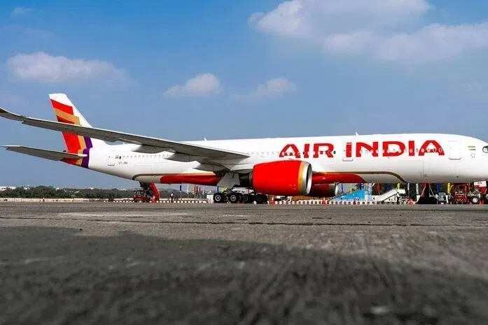 கொழும்பு-சென்னை விமானத்தின்மீது பறவை மோதல்