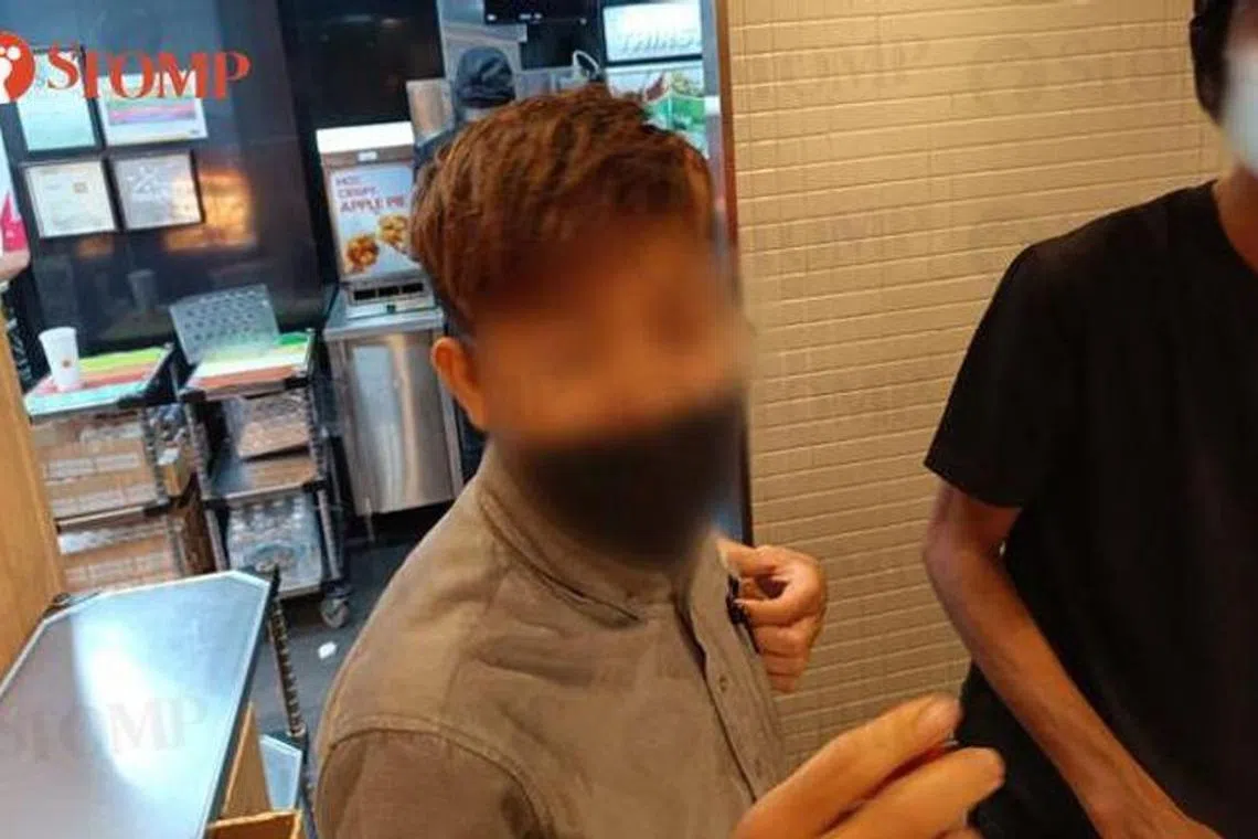 48 நிமிட ஆர்டர்: மெக்டோனல்ட்ஸ் மேலாளருடன் வாடிக்கையாளர் மோதல்