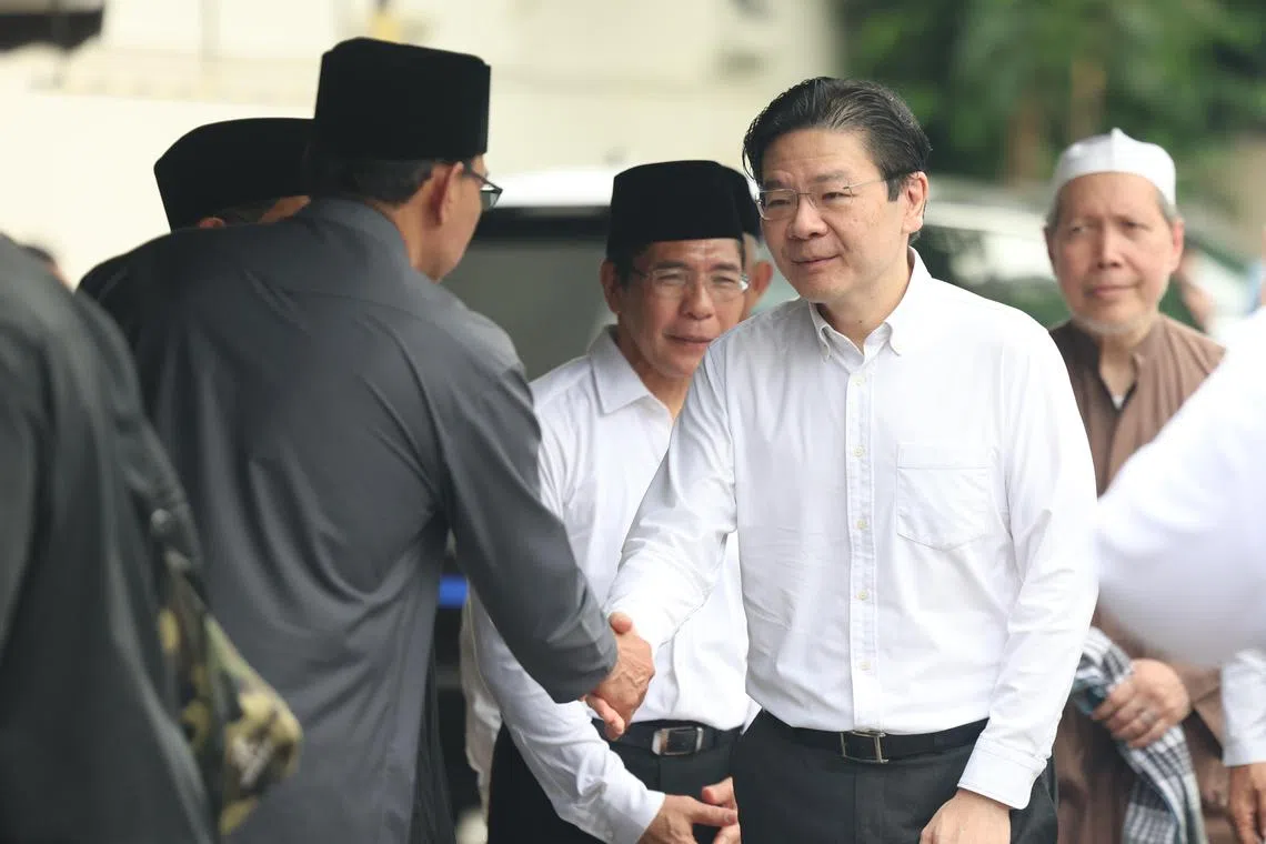 மறைந்த திருவாட்டி புவான் நூர் ஆயி‌‌‌ஷாவுக்குச் சிங்கப்பூர்த் தலைவர்கள் அஞ்சலி