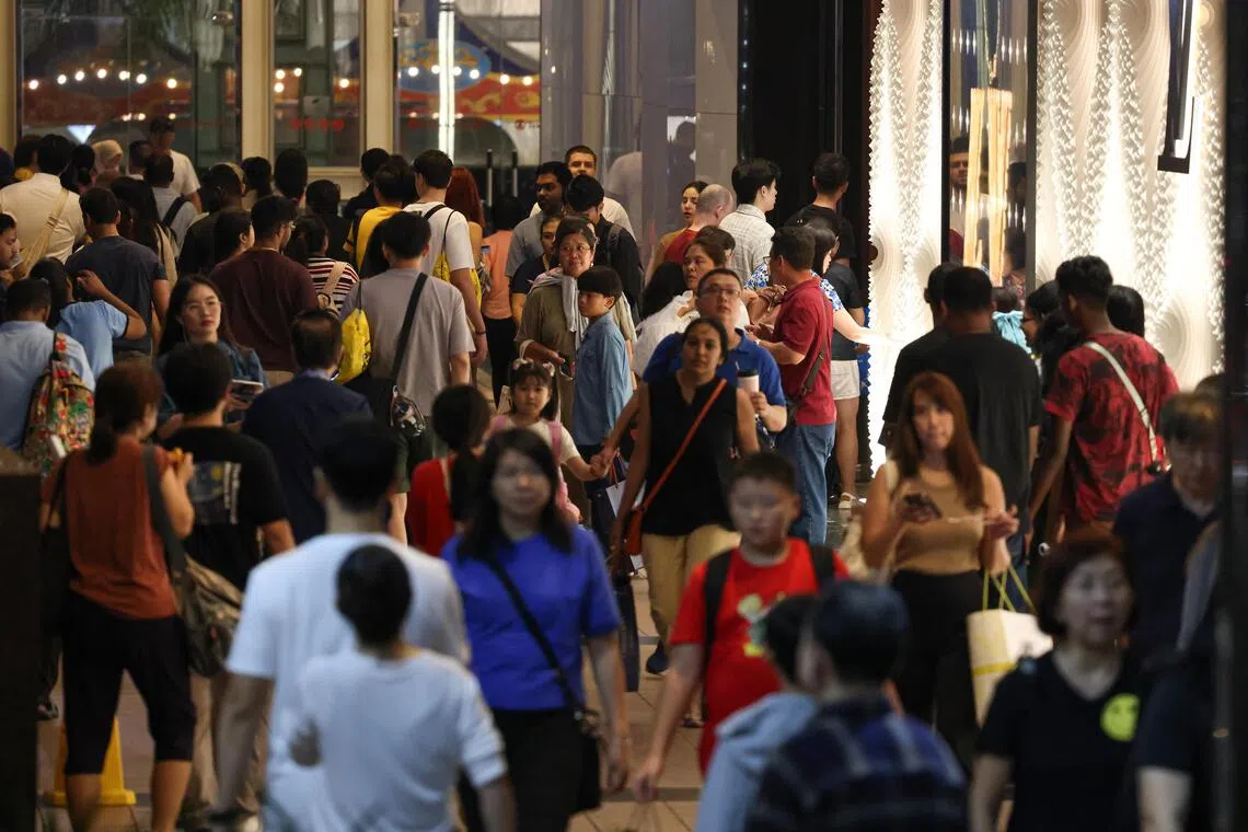 புதிய வகை கொவிட்-19 கிருமிக்கு எதிராகக் கூடுதல் கட்டுபாடு இல்லை