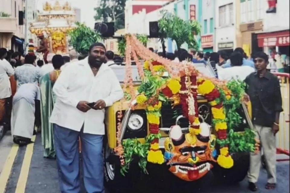 1990களில் திரு ராஜா பயன்படுத்திய வாகனங்களில் ஒன்று.