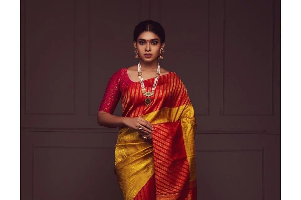 நடிகை துஷாரா விஜயன். 