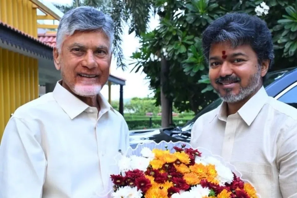 தமிழகத்தின் நீர் உரிமைகளைப் பாதுகாக்கும் வகையிலும் தற்போதைய நீர் இருப்பைக் கொண்டு உடனடியாக நீரை விடுவிப்பது குறித்தும் ஆலோசனைக் கூட்டத்தில் விரிவாக அலசப்பட்டது.